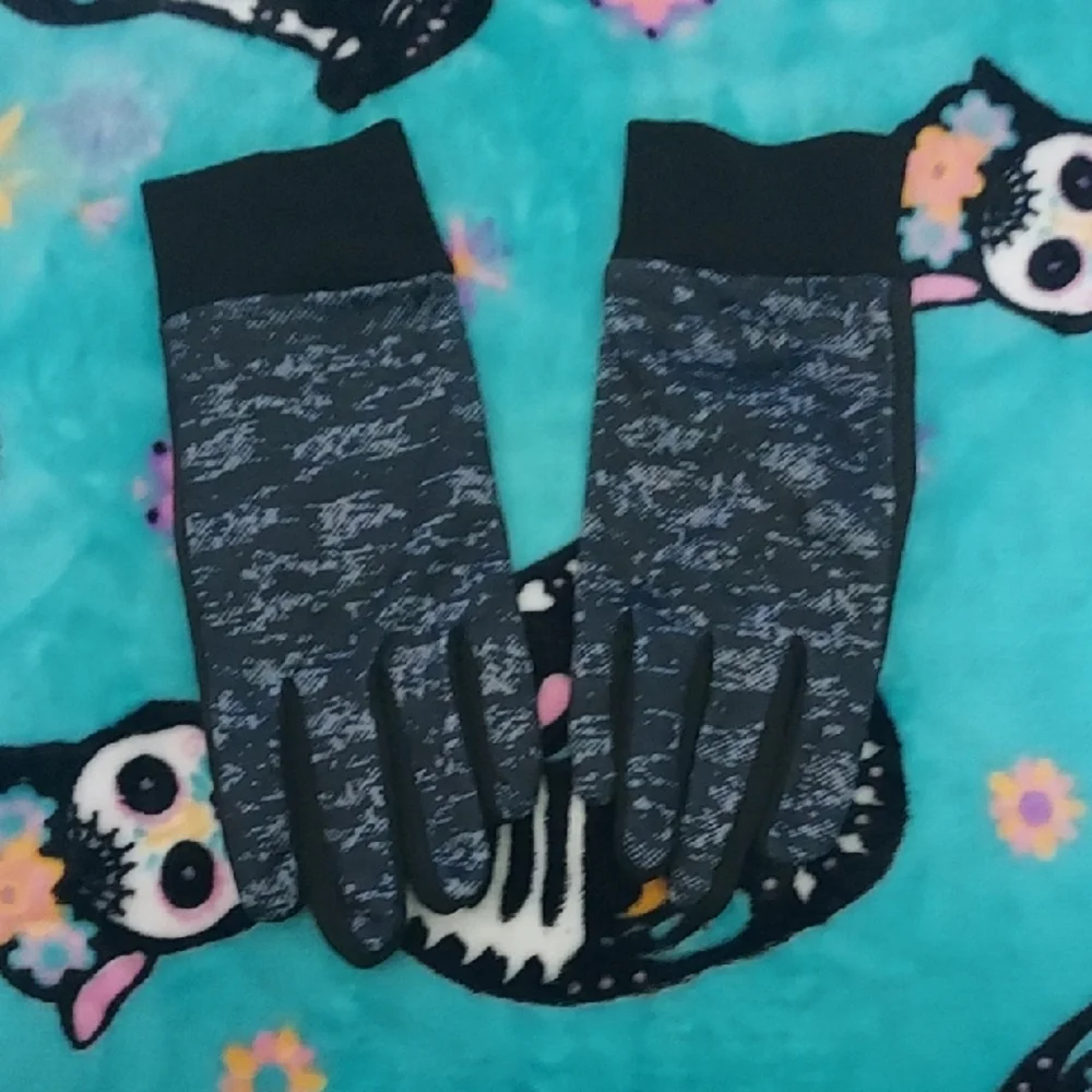 Black and Gray Youth Gloves